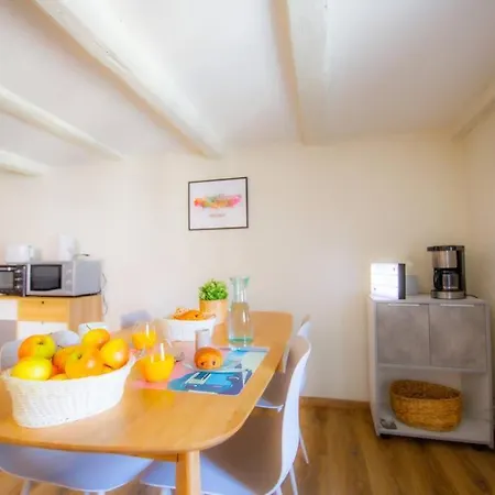 Pop Stan Apartment *