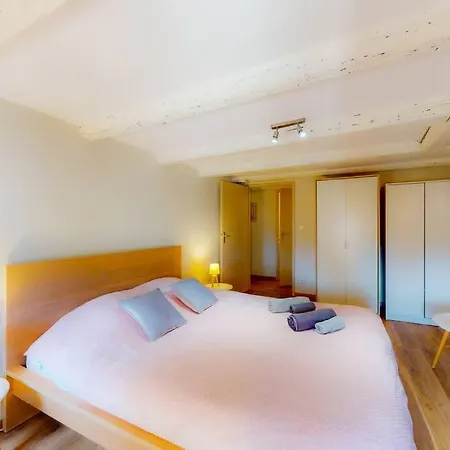 Pop Stan Apartment *